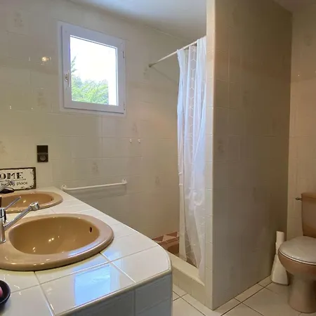 Maison 8 Personnes - Sgo000-479